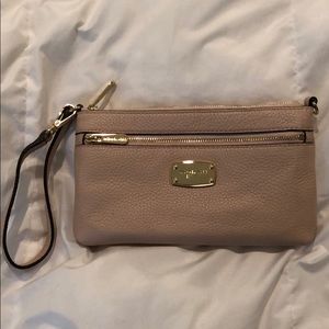 Michael kors wristlet